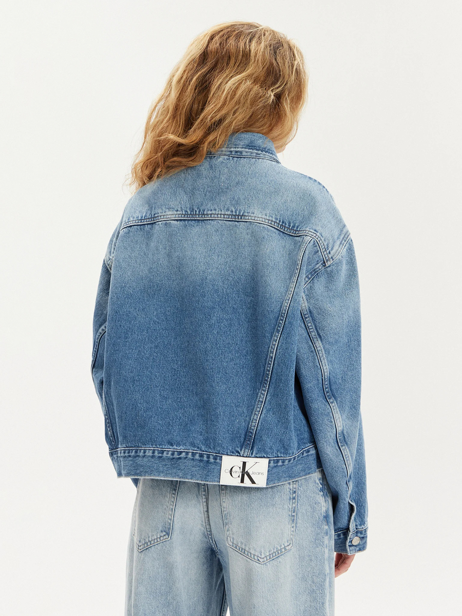 detail Calvin Klein dámska džínsová bunda