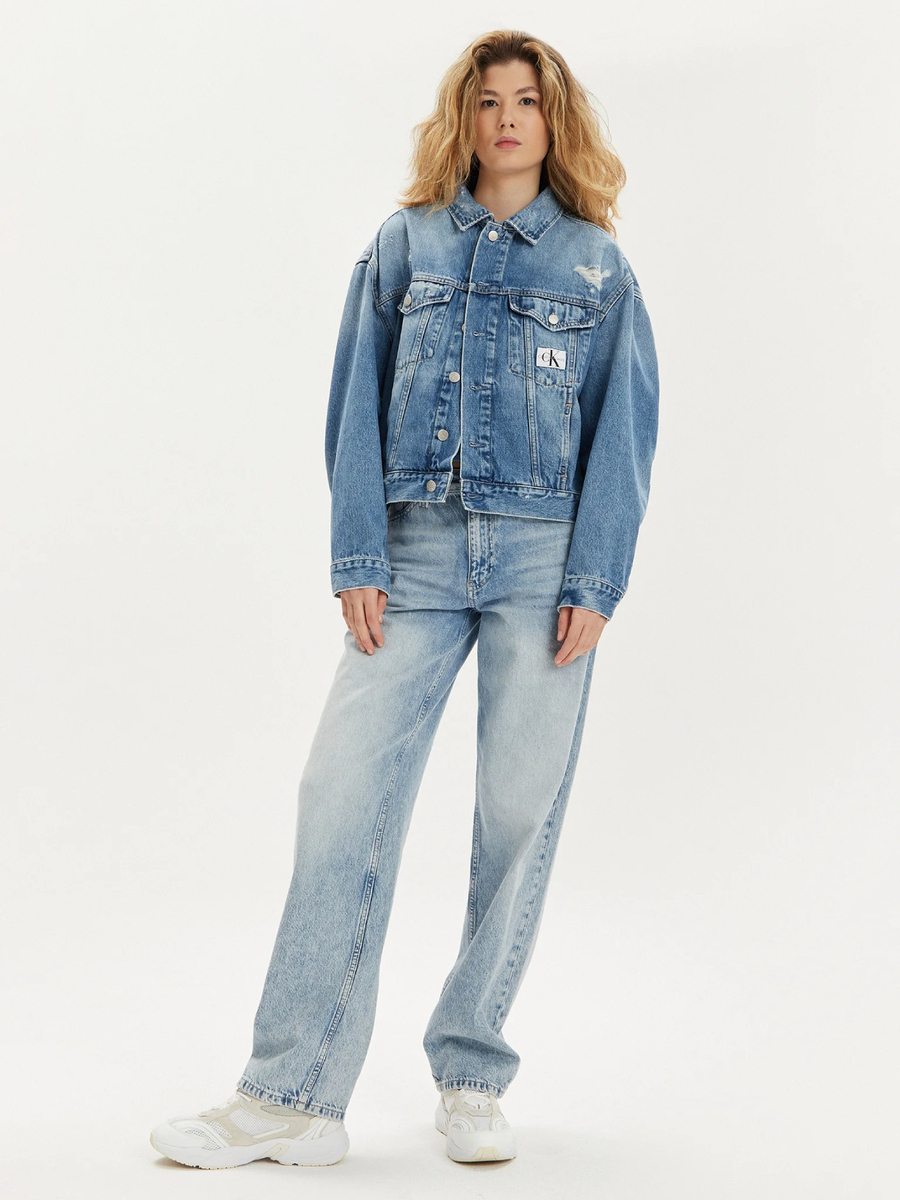 detail Calvin Klein dámska džínsová bunda