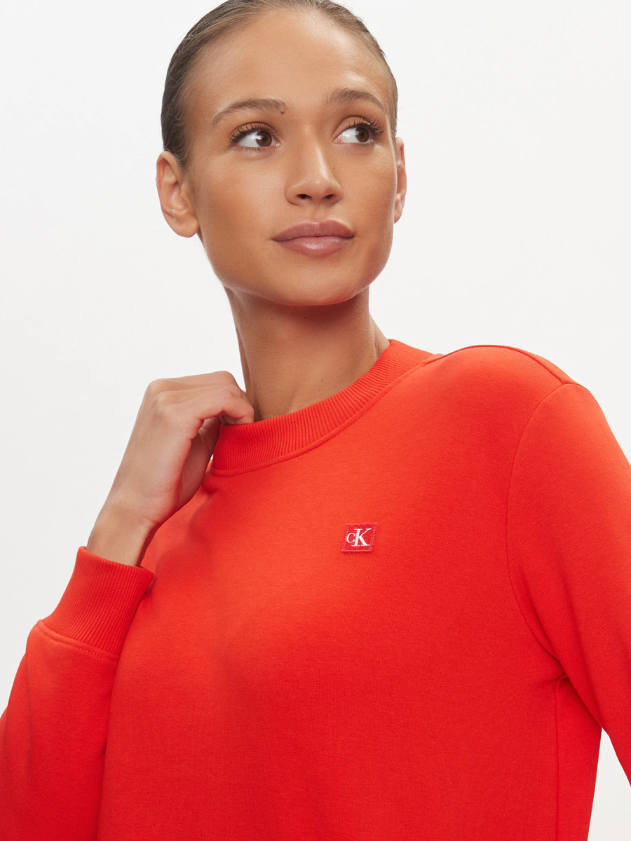 detail Calvin Klein dámska červená mikina