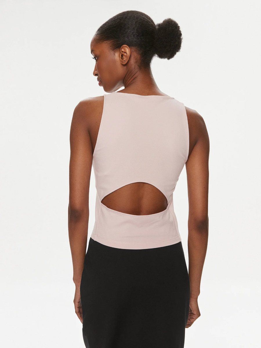 detail Calvin Klein dámsky ružový top