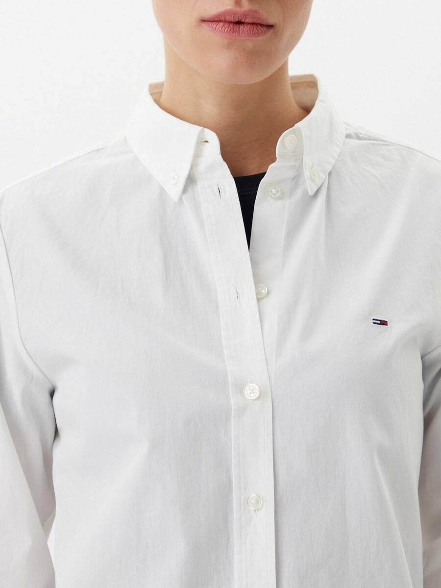 detail Tommy Jeans dámska biela košeľa