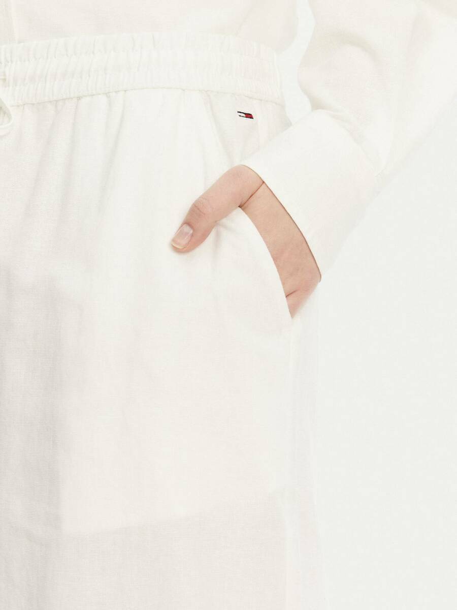 detail Tommy Jeans dámske biele nohavice