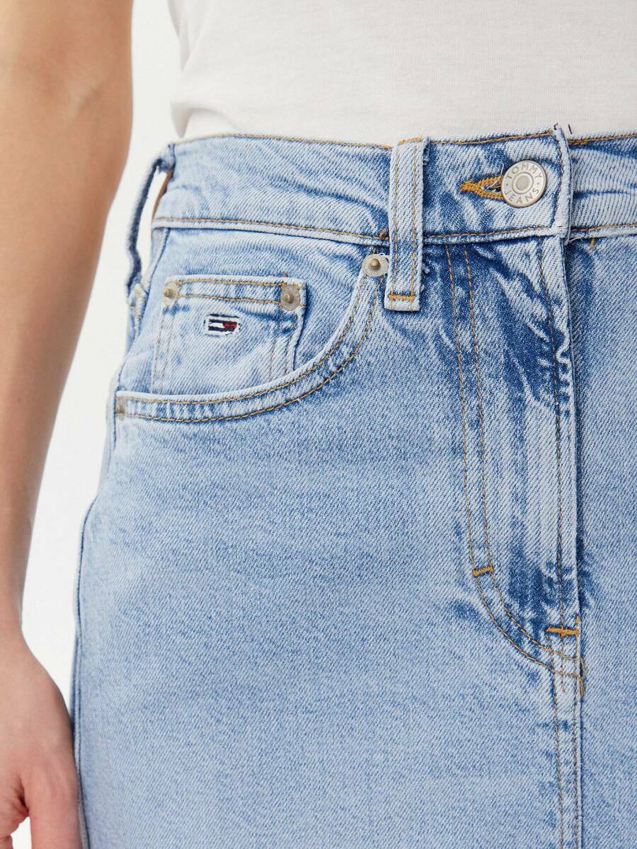 detail Tommy Jeans dámska džínsová sukňa