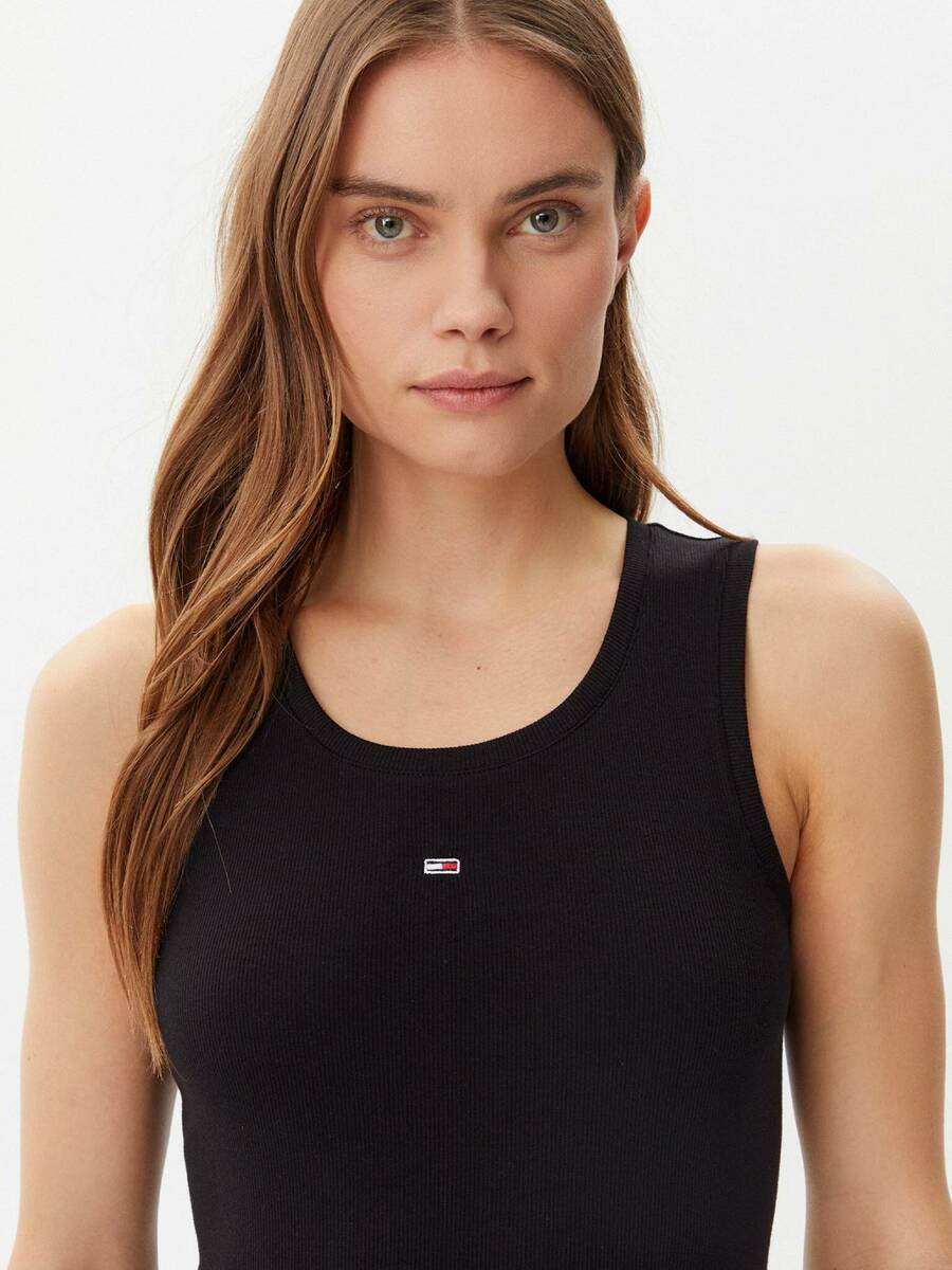 detail Tommy Jeans dámske čierne šaty