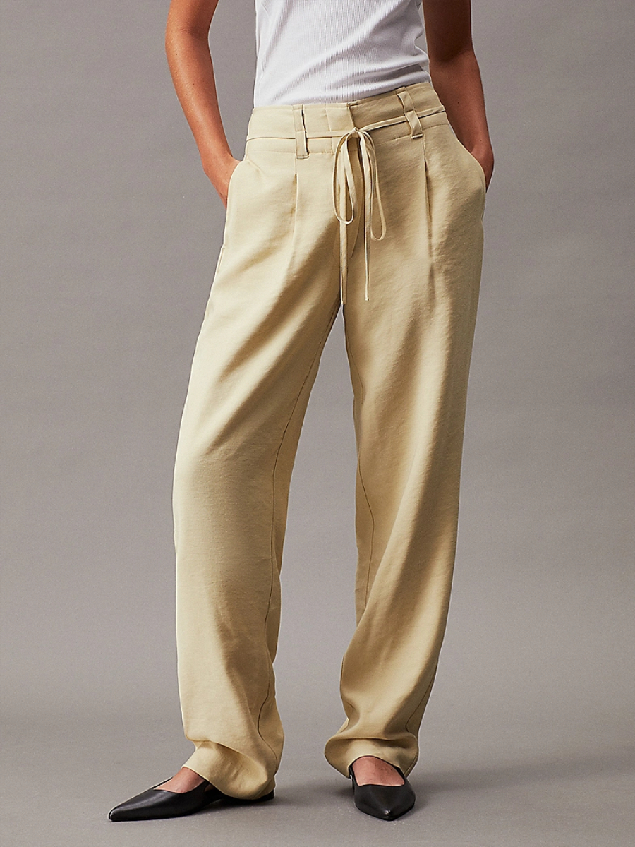 detail Calvin Klein dámske zelené nohavice