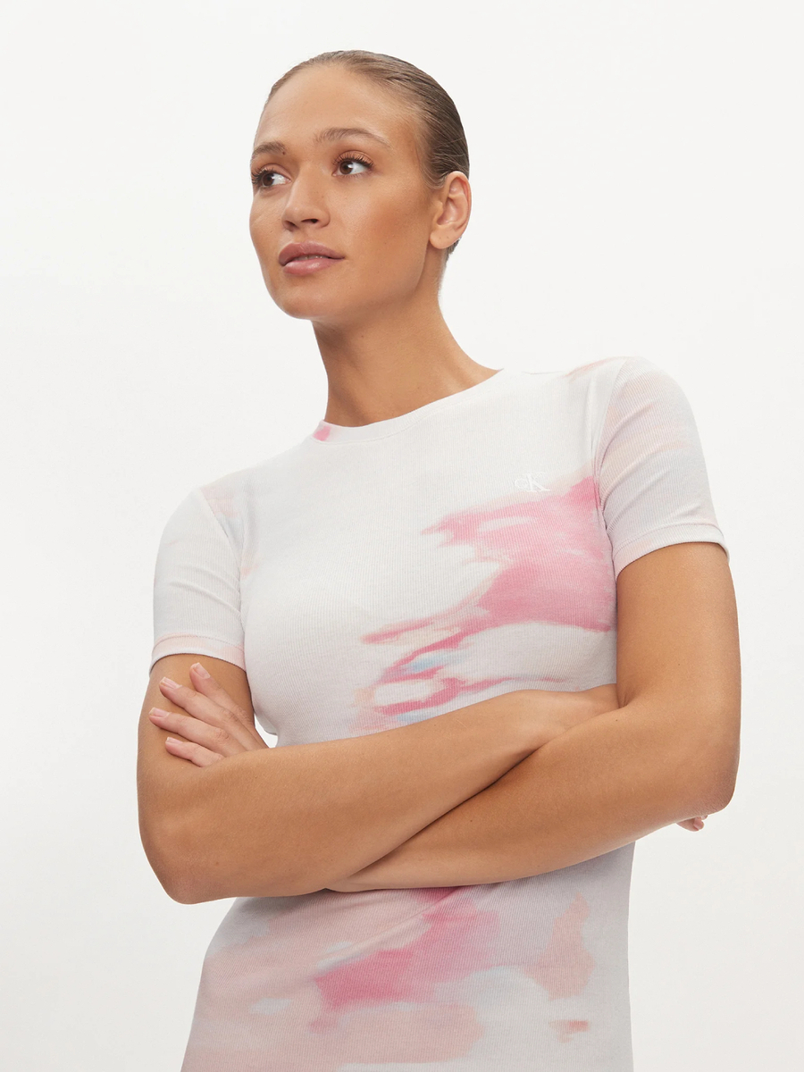 detail Calvin Klein dámske rebrované šaty