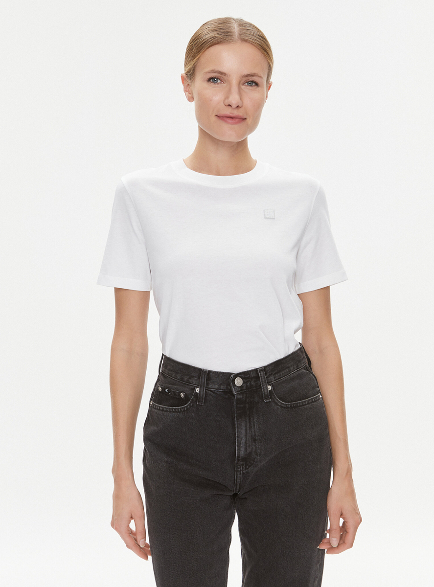 detail Calvin Klein dámske biele tričko