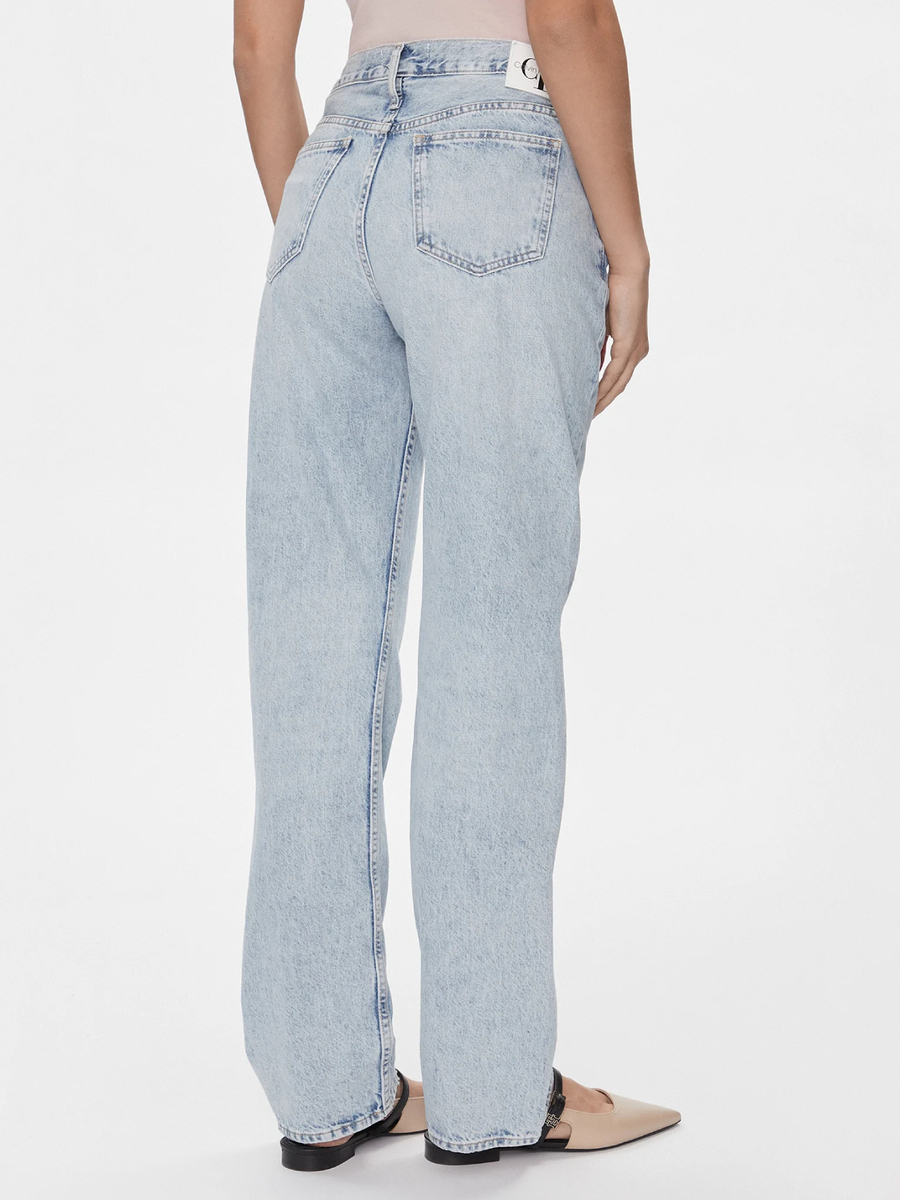 detail Calvin Klein dámske modré džínsy