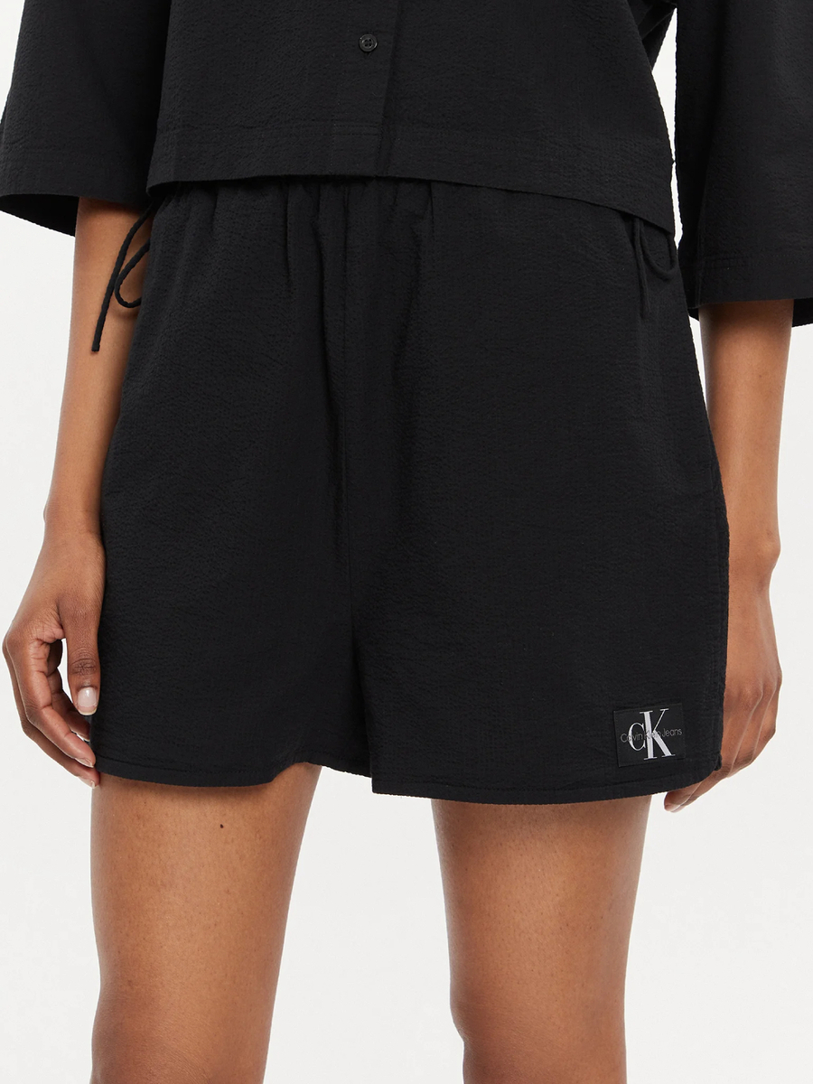 detail Calvin Klein dámske čierne šortky