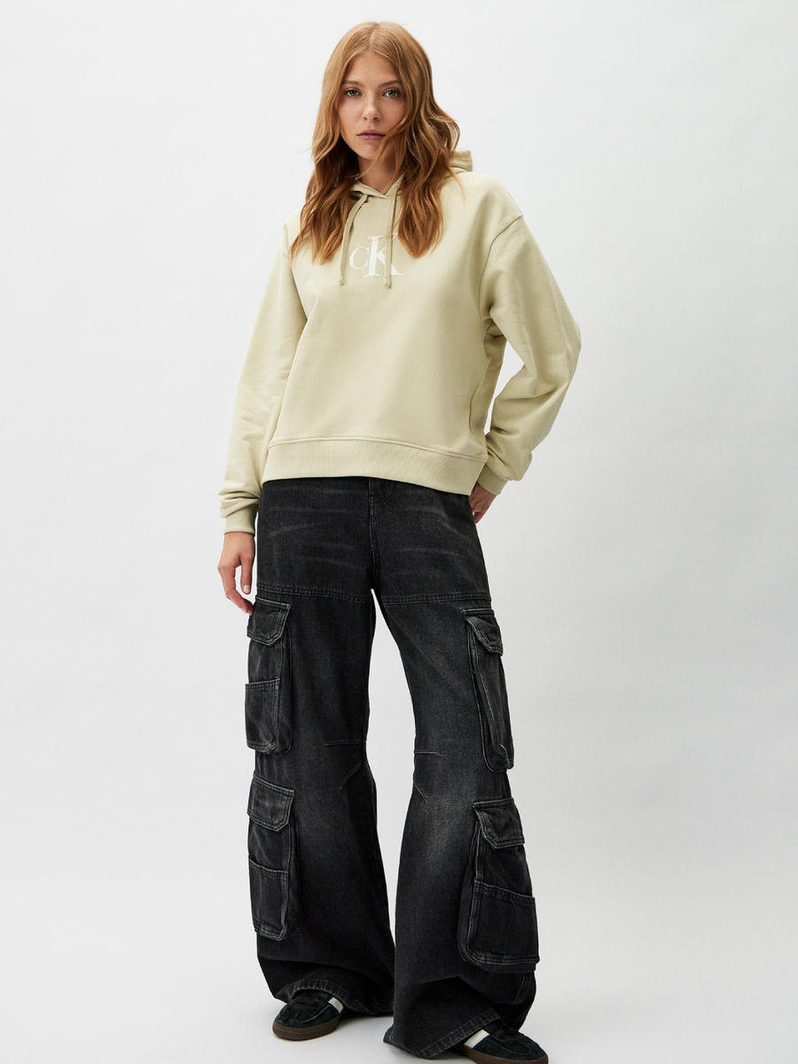 detail Calvin Klein dámska mikina