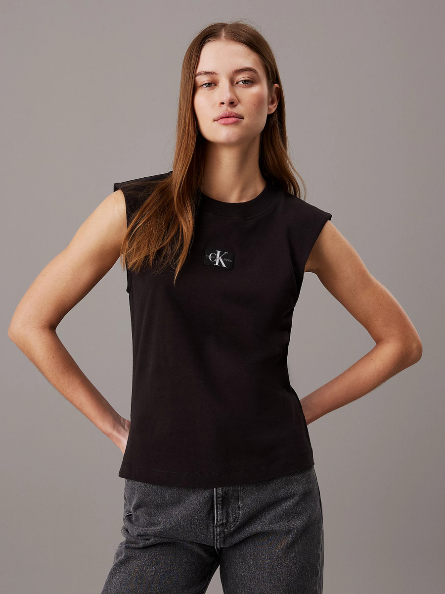 detail Calvin Klein dámske čierne tričko