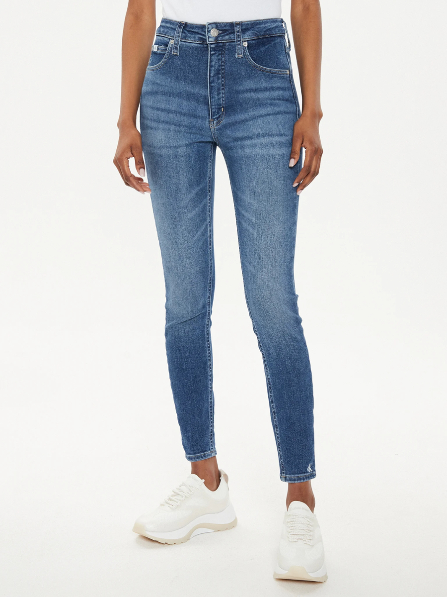 detail Calvin Klein dámske modré džínsy