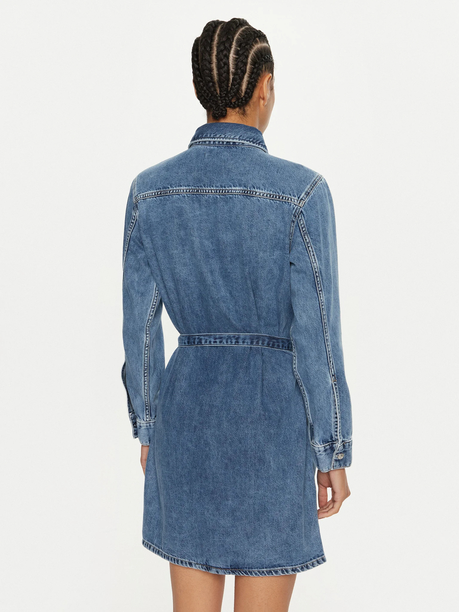 detail Calvin Klein dámske modré riflové šaty
