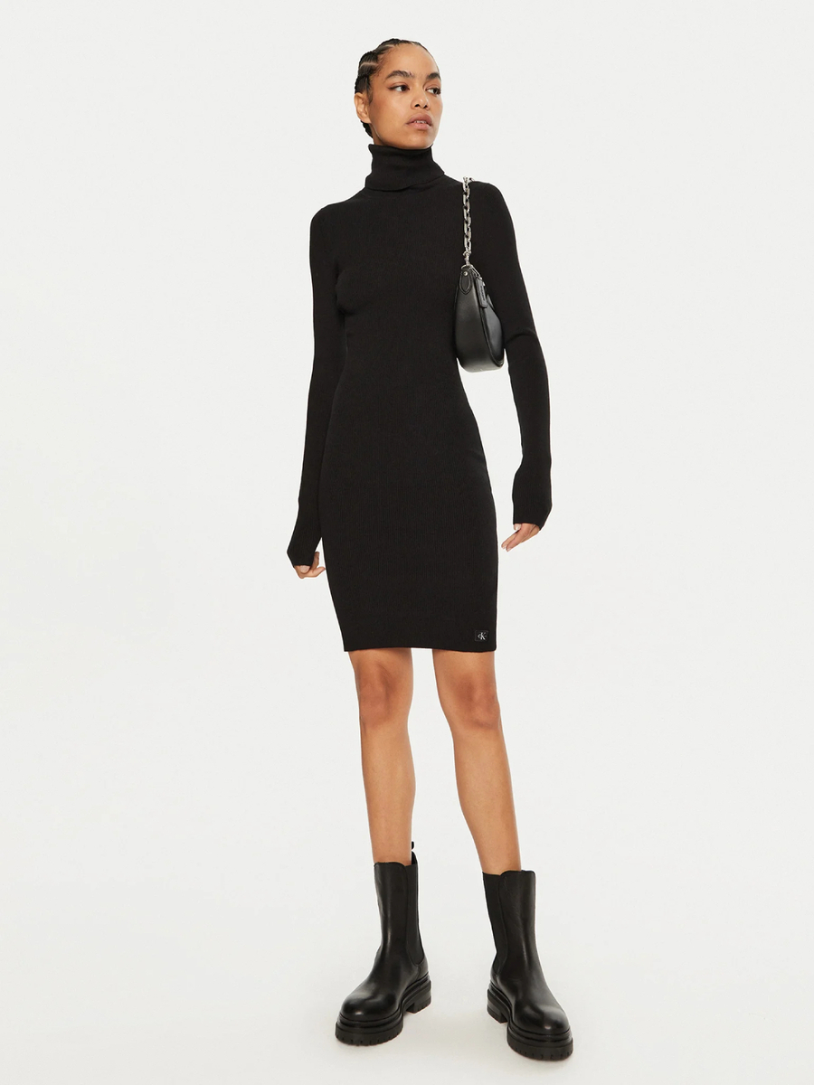 detail Calvin Klein dámske čierne šaty