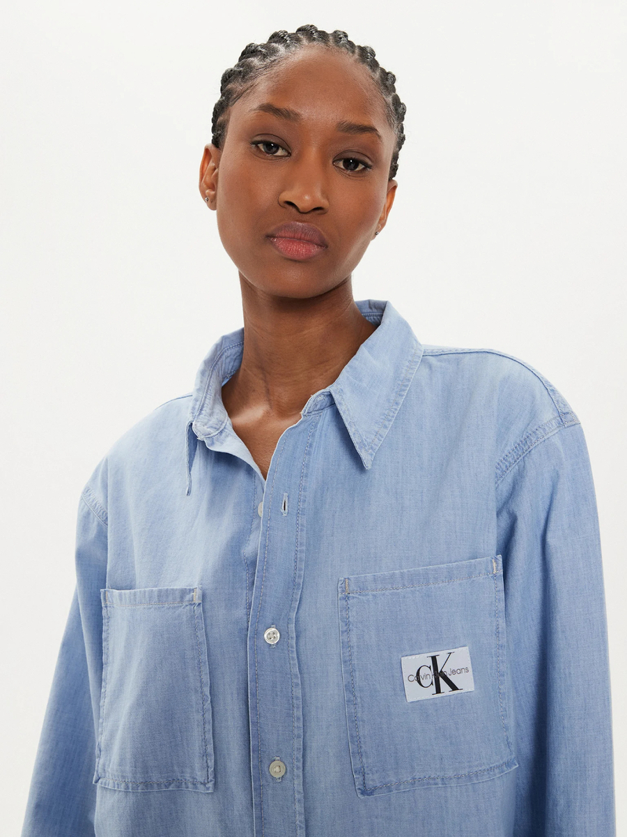 detail Calvin Klein dámska modrá košeľa