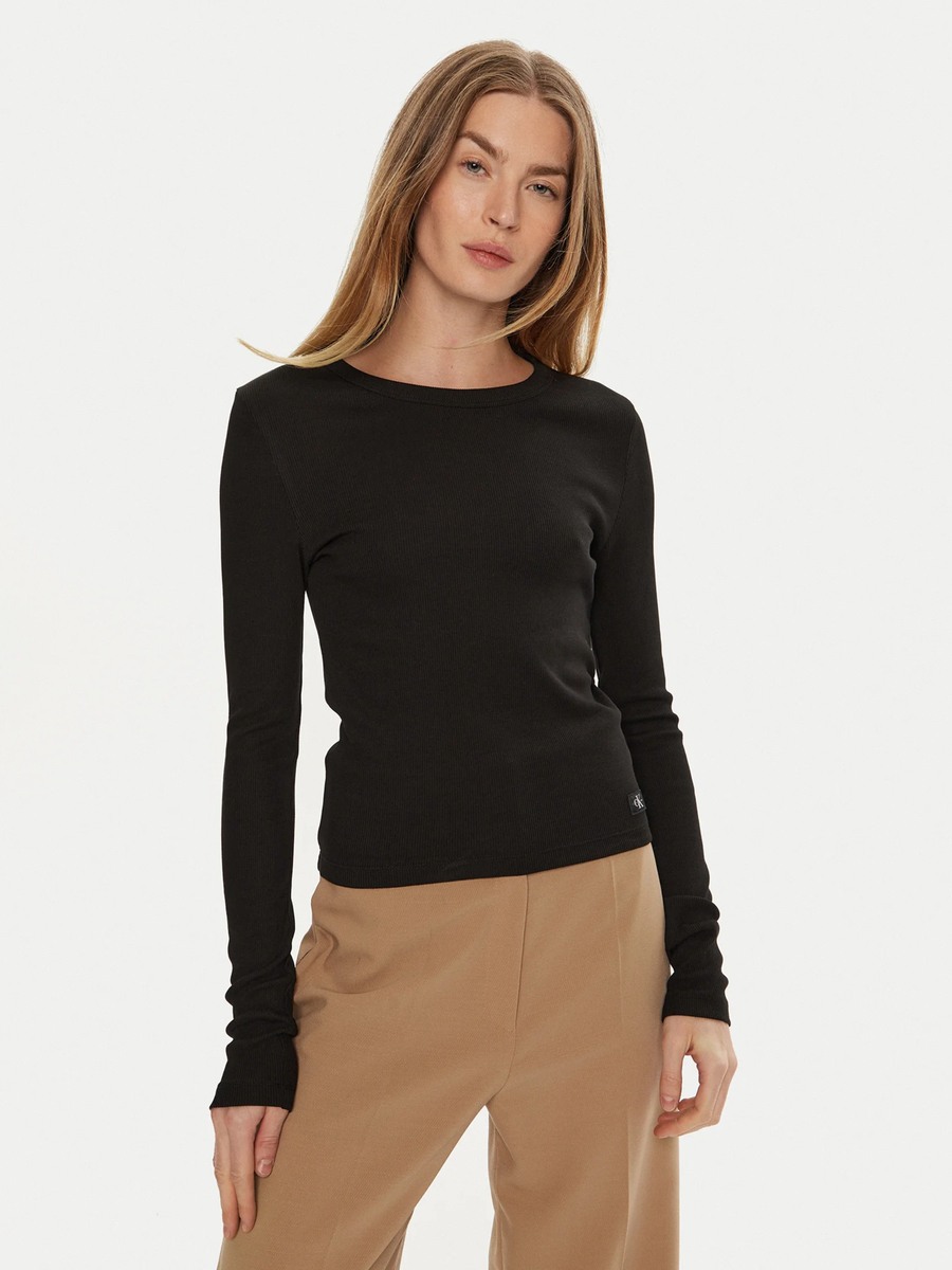 detail Calvin Klein dámske čierne tričko