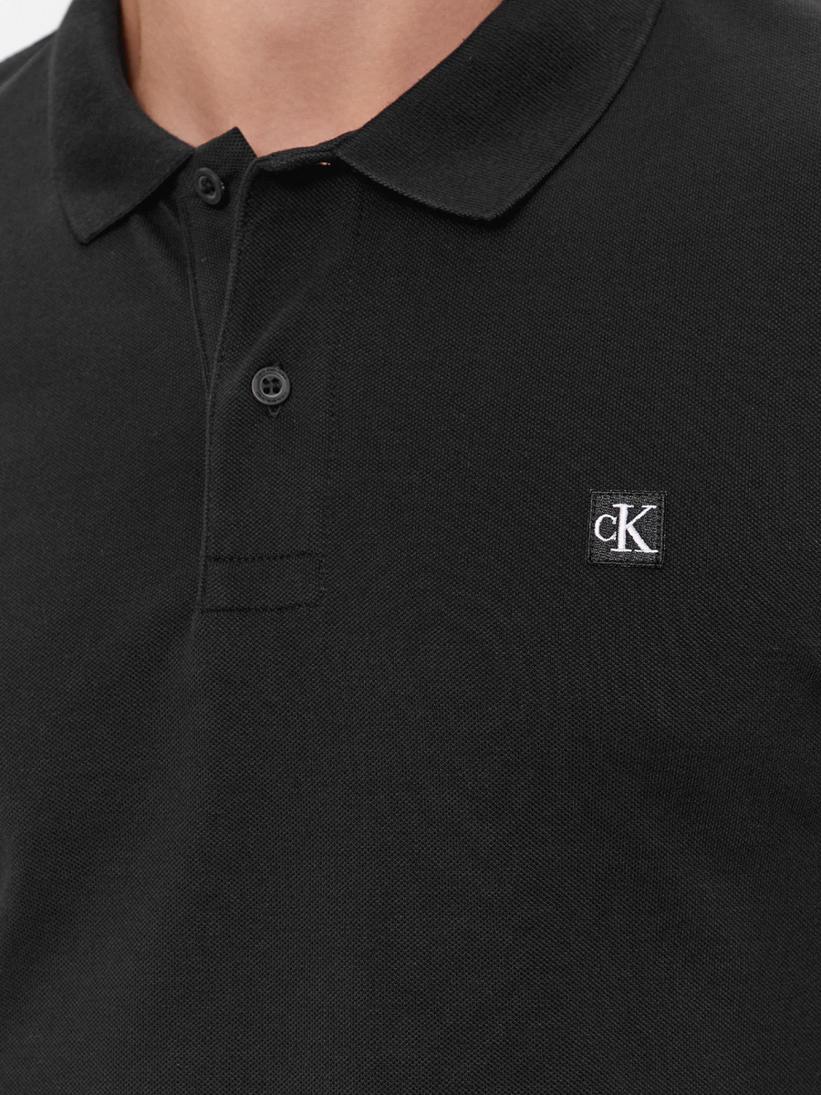 detail Calvin Klein pánske čierne polo tričko