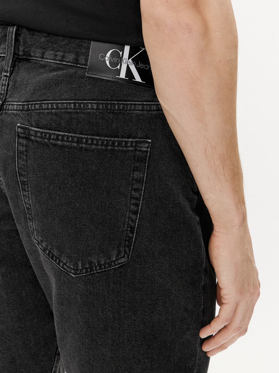 detail Calvin Klein pánske šedé džínsové šortky