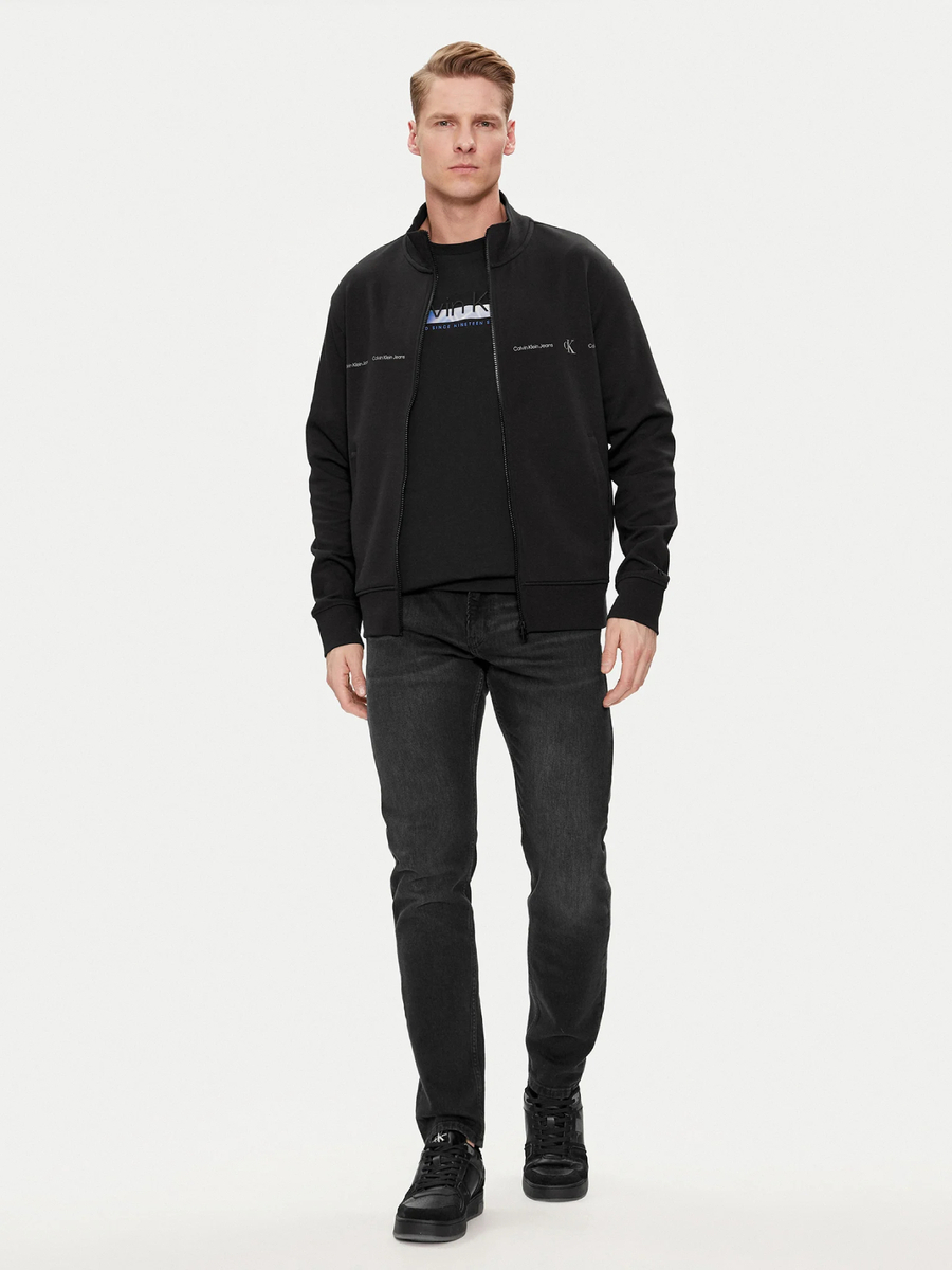 detail Calvin Klein pánska čierna mikina
