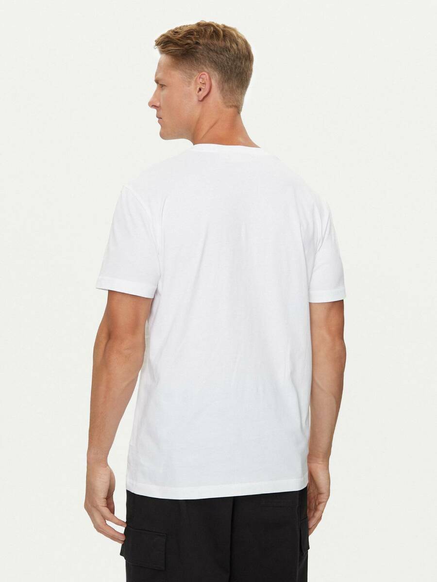 detail Calvin Klein pánske biele tričko