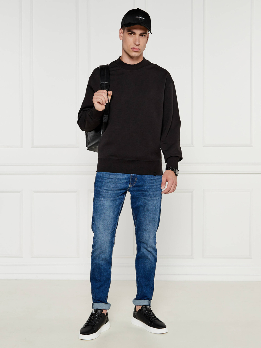 detail Calvin Klein pánska čierna mikina