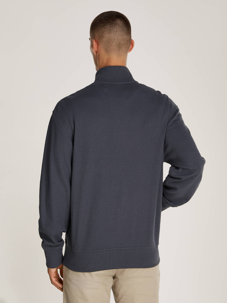 detail Calvin Klein pánska tmavo šedá mikina
