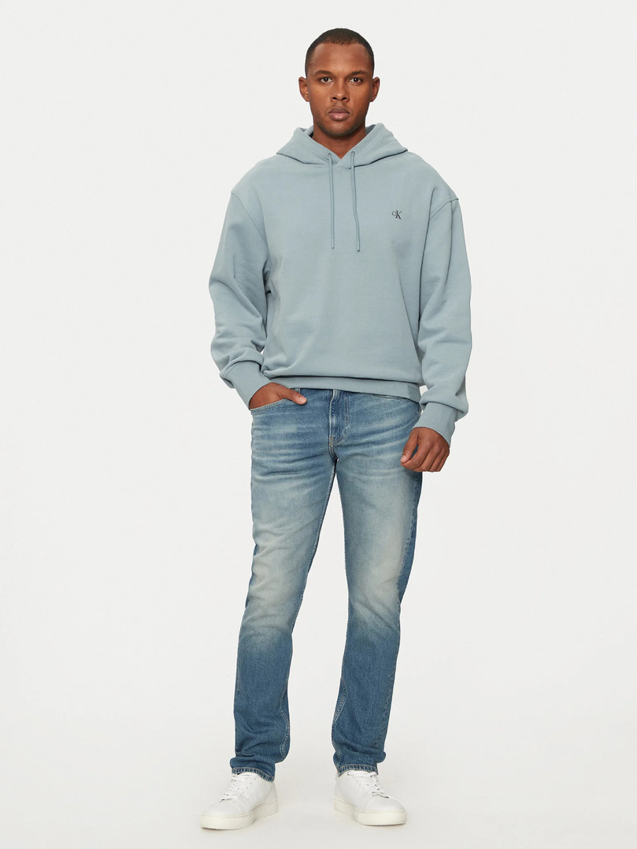 detail Calvin Klein pánska modrá mikina