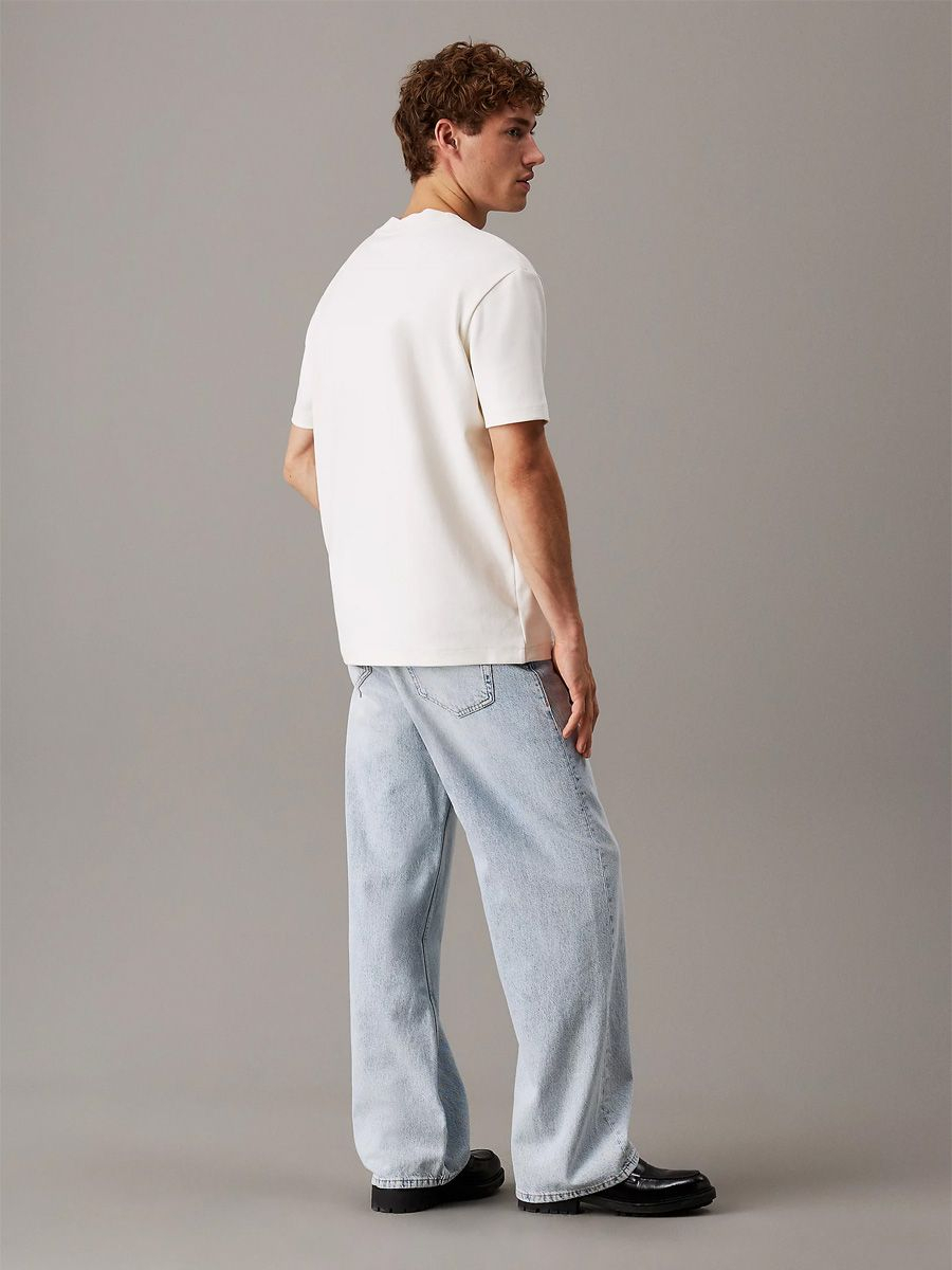detail Calvin Klein pánske krémové tričko