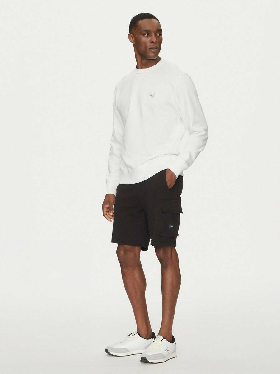 detail Calvin Klein pánske čierne teplákové šortky
