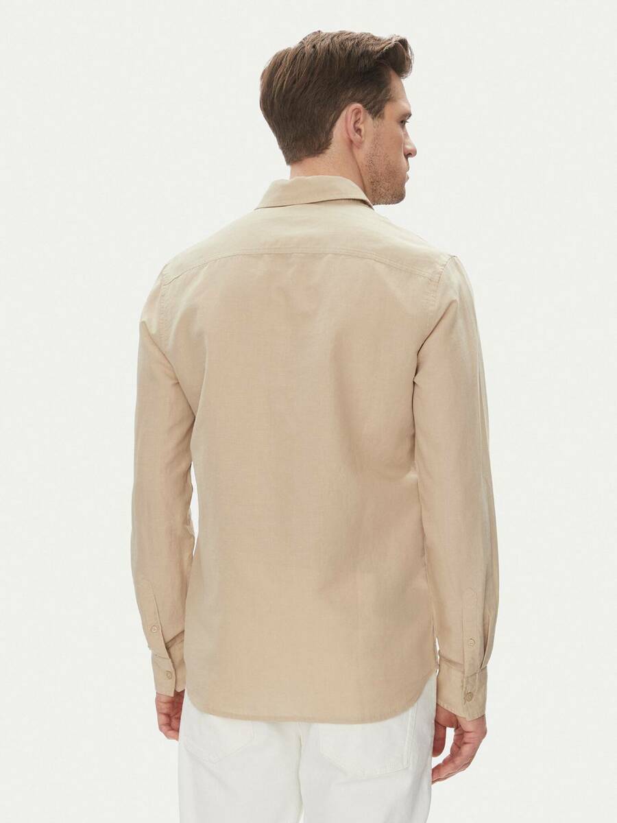 detail Calvin Klein pánska béžová košeľa