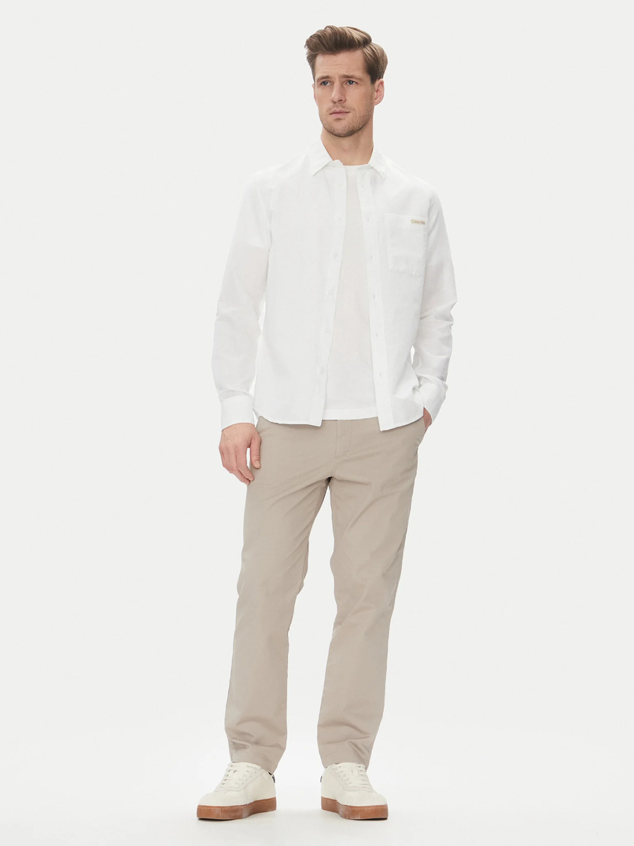 detail Calvin Klein pánska biela košeľa