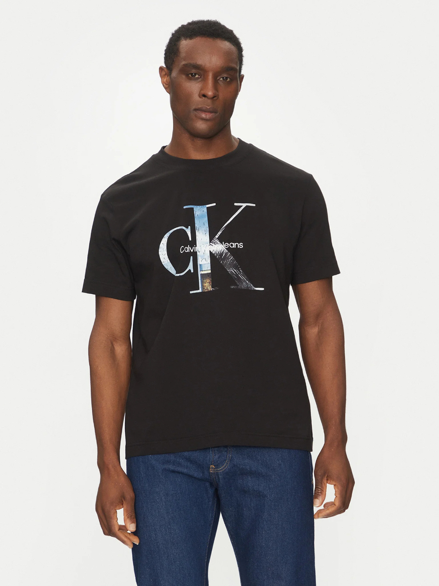 detail Calvin Klein pánske čierne tričko