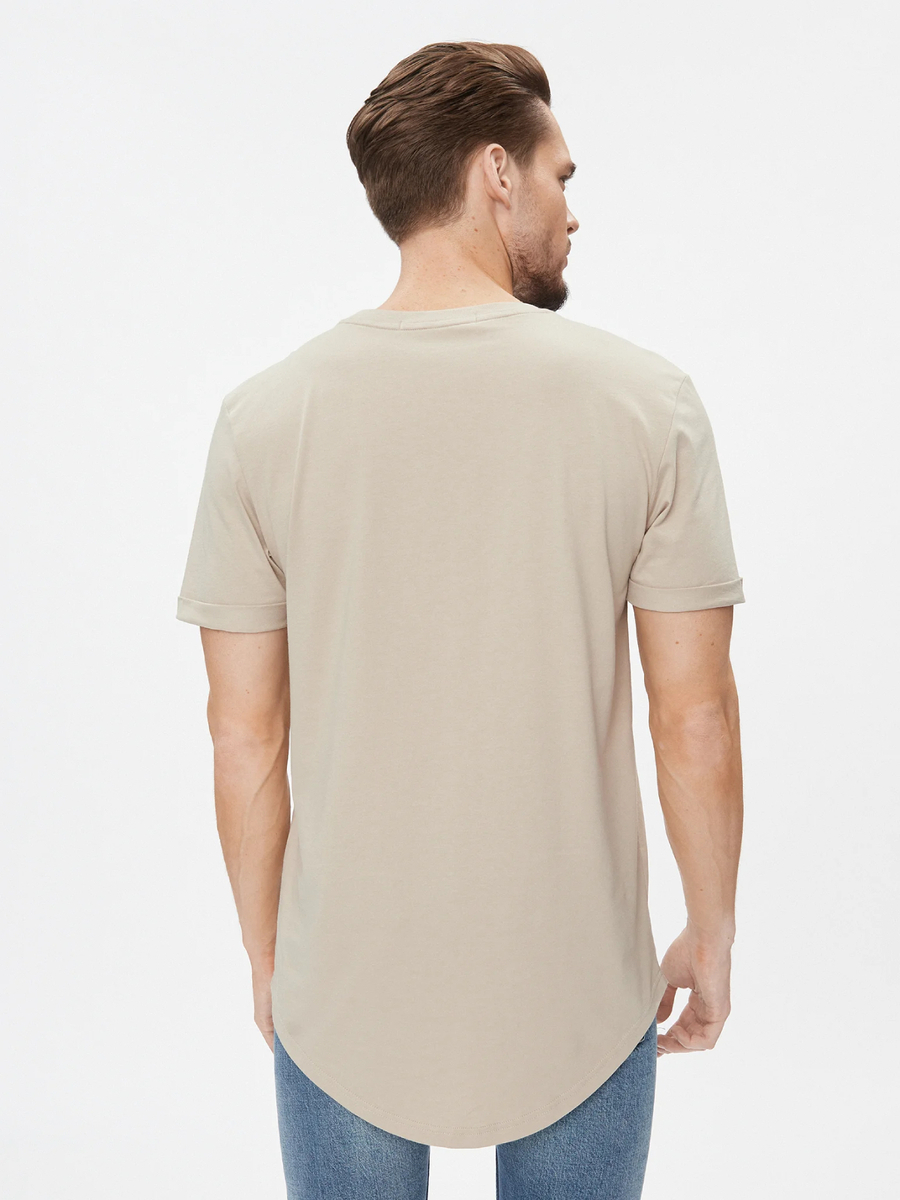 detail Calvin Klein pánske béžové tričko