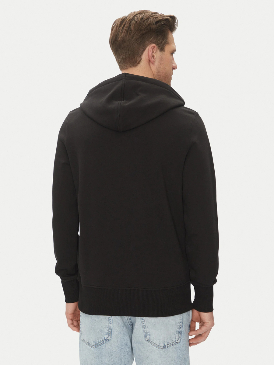 detail Calvin Klein pánska čierna mikina