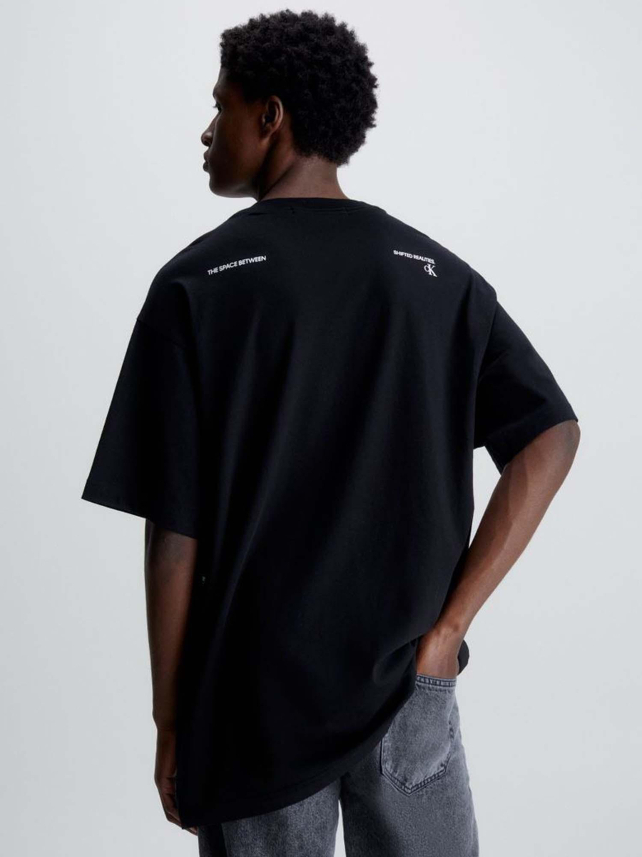detail Calvin Klein pánske čierne tričko