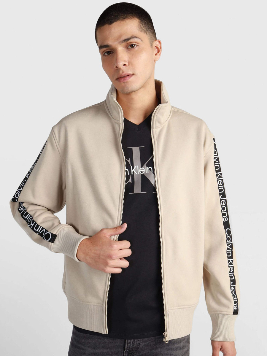 detail Calvin Klein pánská béžová mikina