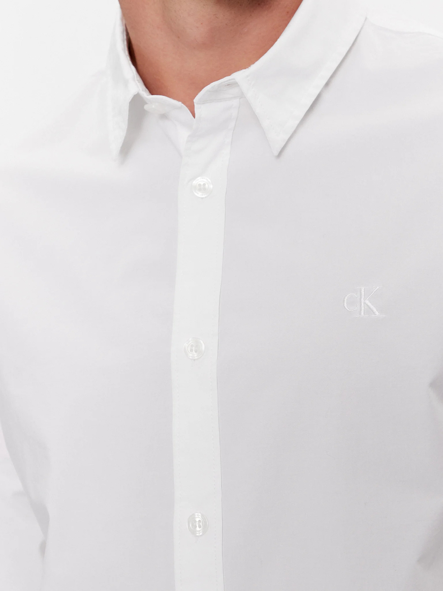 detail Calvin Klein pánska biela košeľa 
