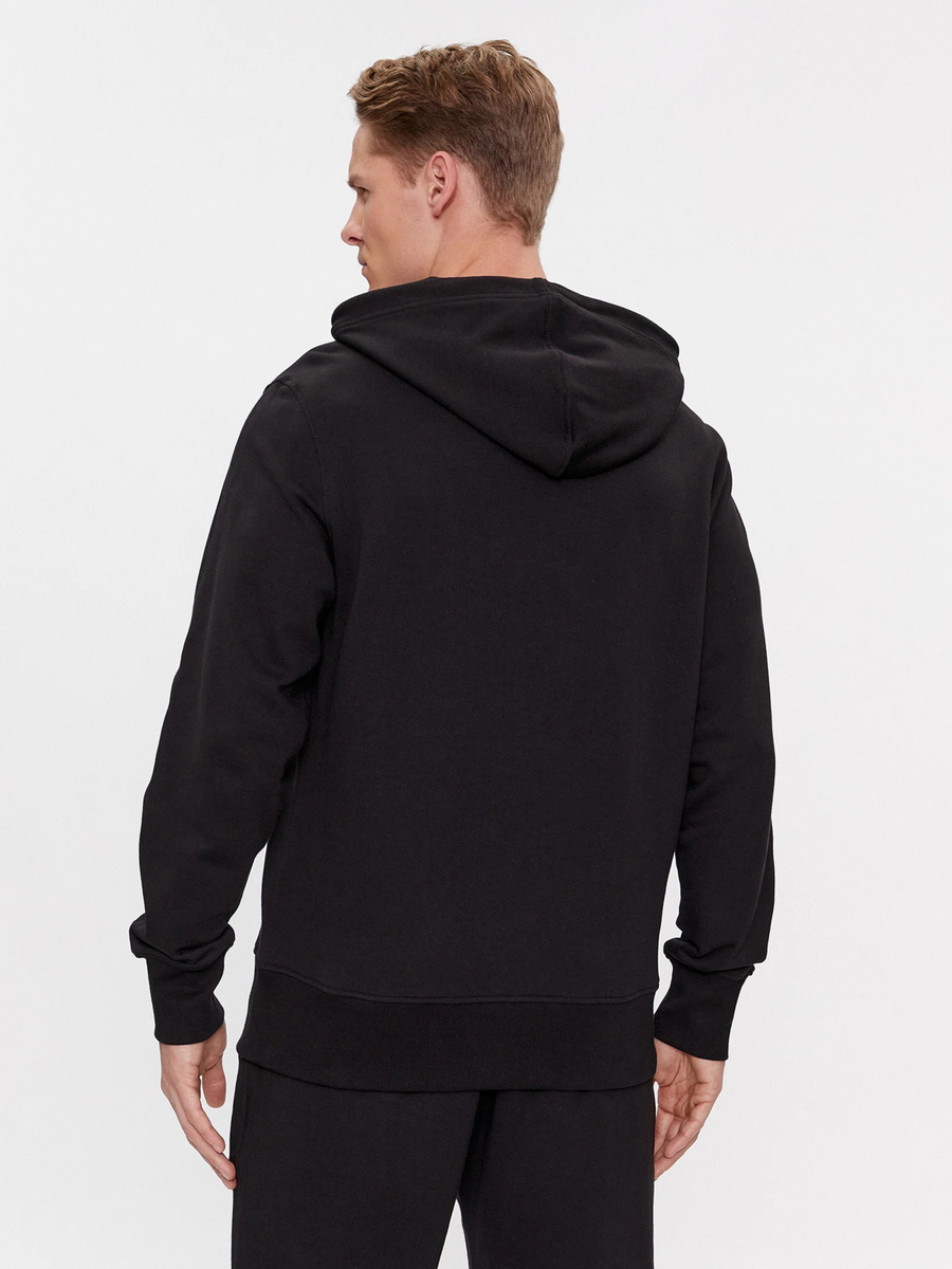 detail Calvin Klein pánska čierna mikina