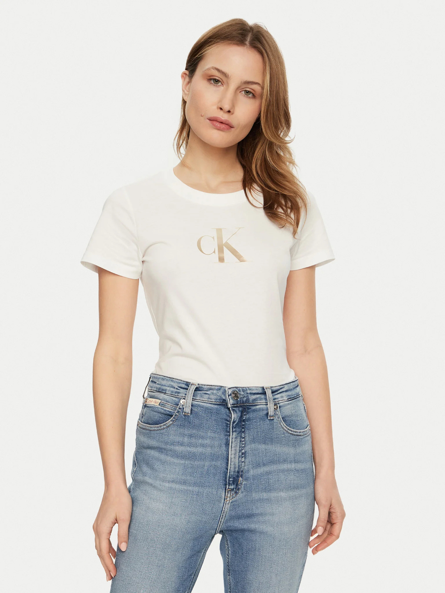 detail Calvin Klein dámske biele tričko