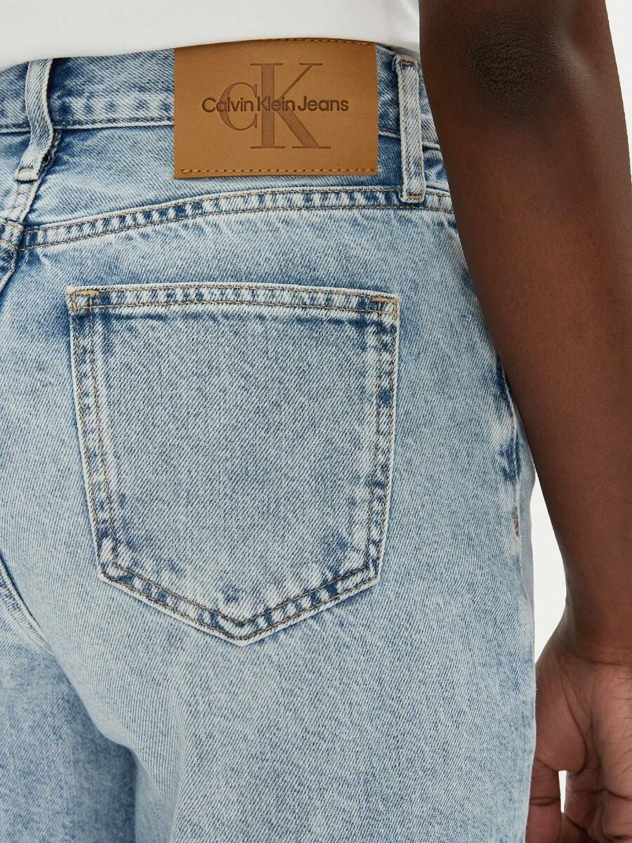 detail Calvin Klein dámske džínsové kraťasy