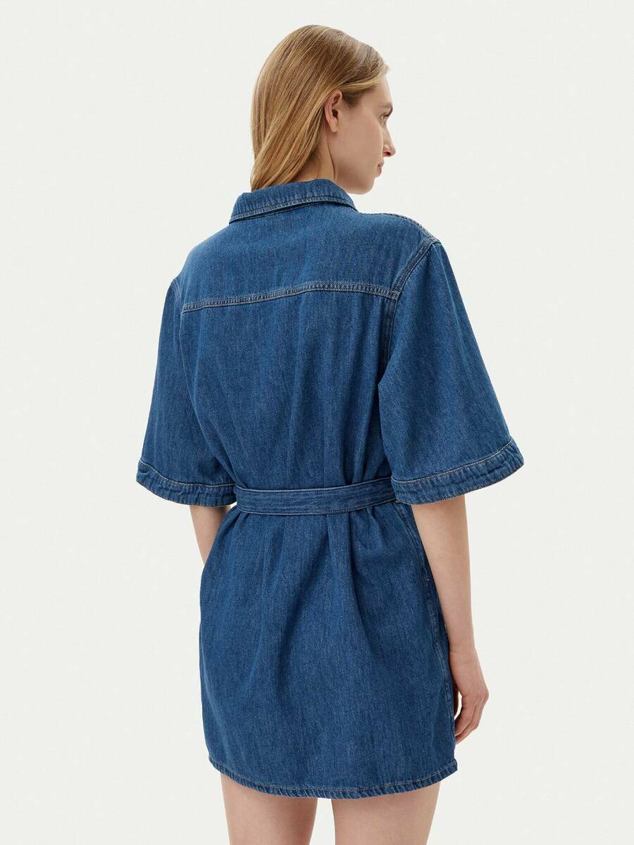 detail Calvin Klein dámske modré džínsové šaty