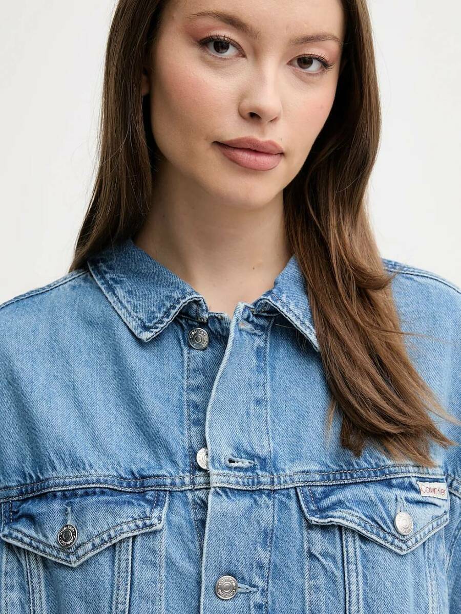 detail Calvin Klein dámska modrá džínsová bunda