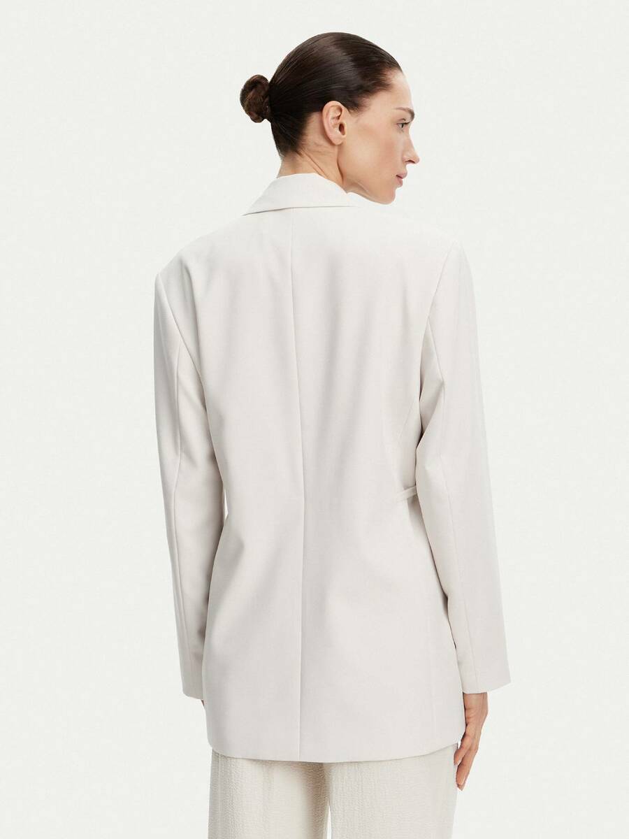 detail Calvin Klein dámske krémové sako