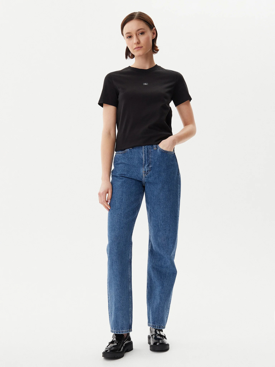 detail Calvin Klein dámske čierne tričko