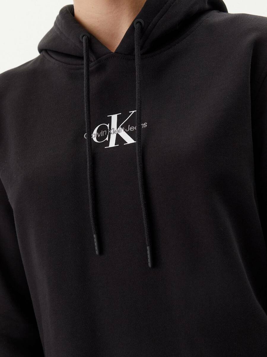 detail Calvin Klein dámska čierna mikina