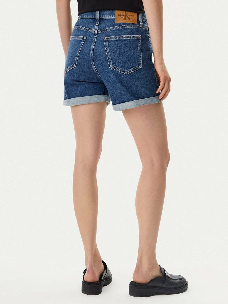 detail Calvin Klein dámske džínsové šortky Mom