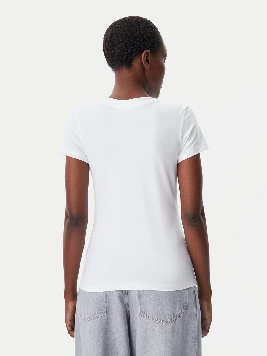 detail Calvin Klein dámske biele tričko
