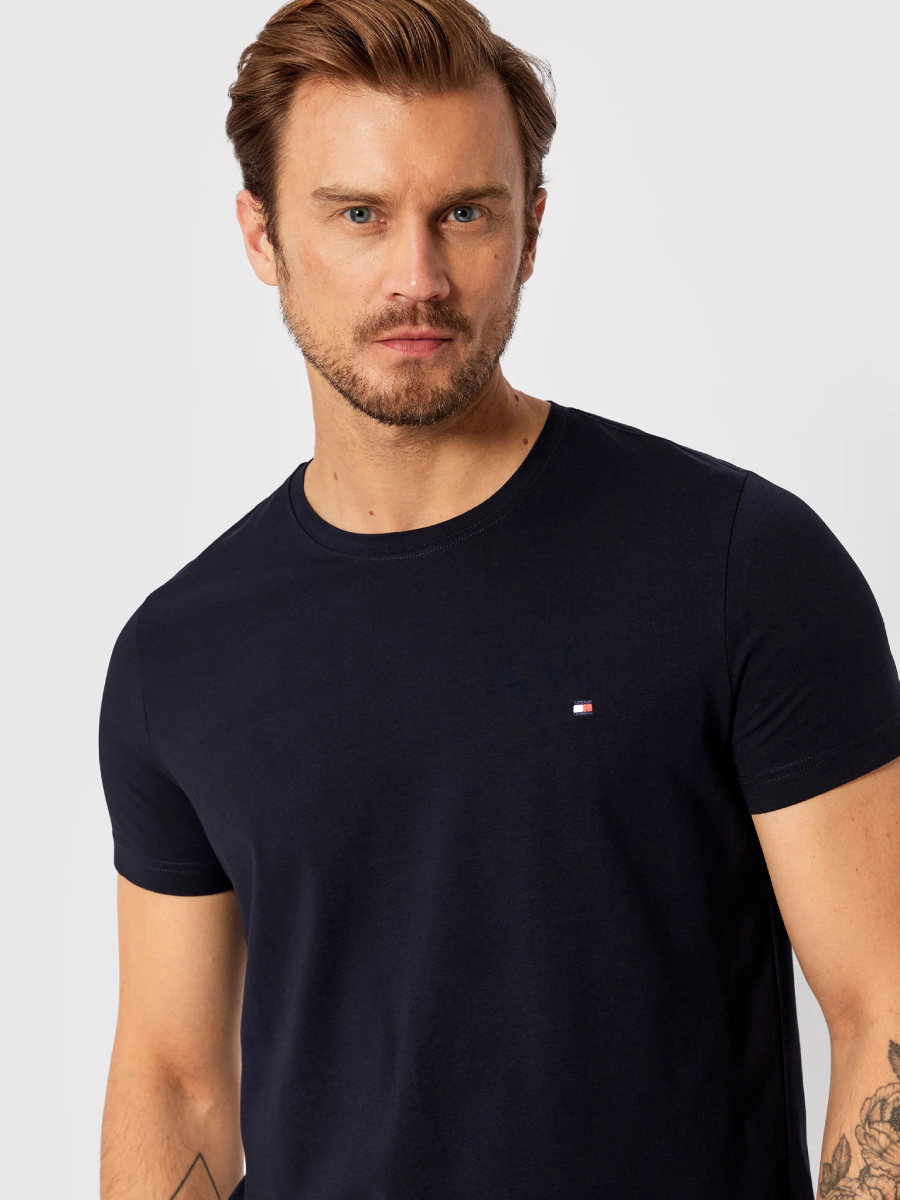 detail   Tommy Hilfiger pánske tmavo modré tričko