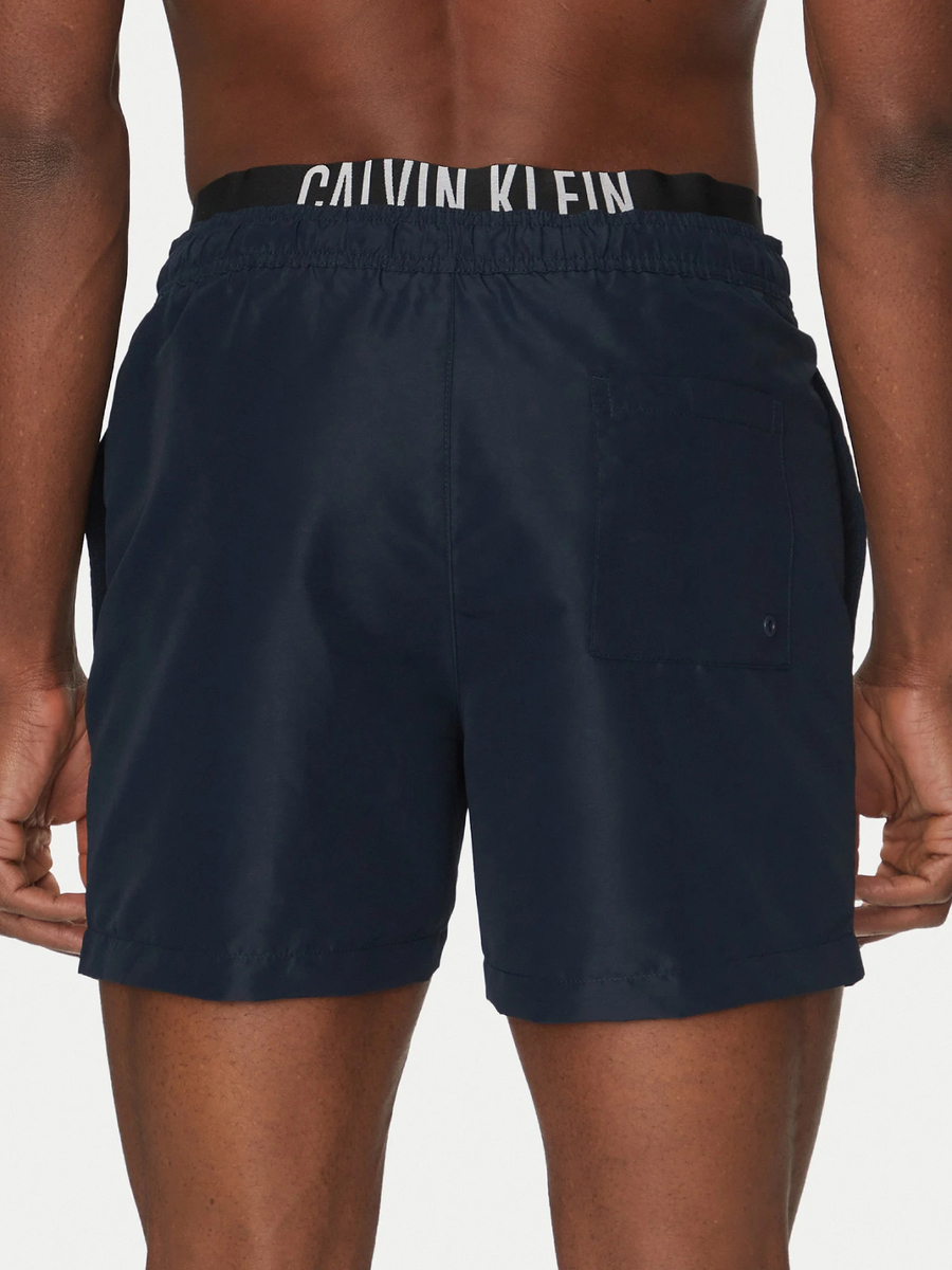 detail Calvin Klein pánske tmavomodré plavky