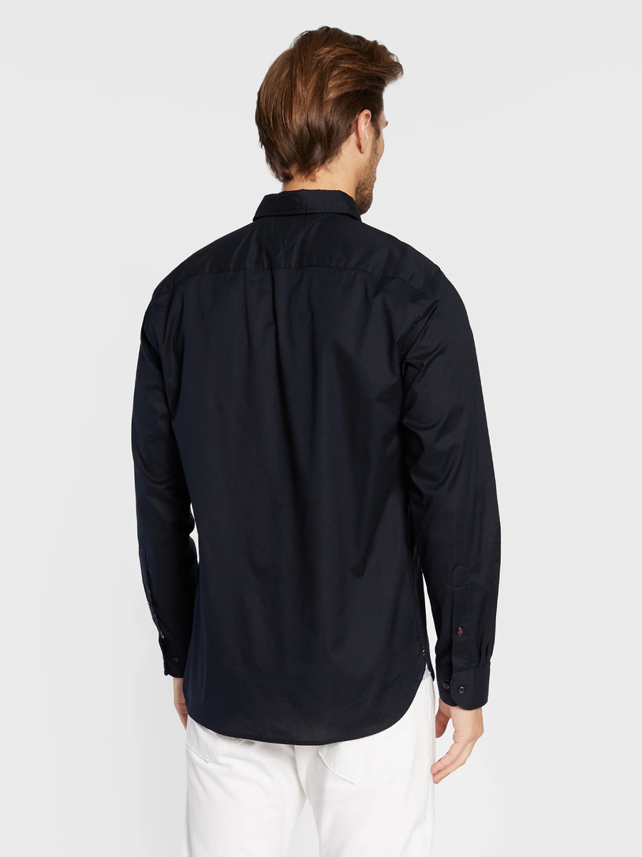 detail Tommy Hilfiger pánska čierna košeľa